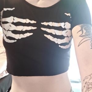 Black w white skull hand crop top Size Medium
